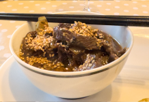 Bœuf Caramélisé au Miel et aux Oignons